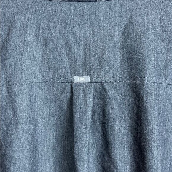 FIGS Women’s Size XXL Gray Graphite “Rafaela” Oversized Scrub Top WXXSW1003 - Picture 8 of 11